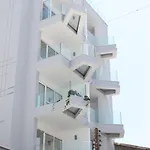 Qbic 4*
