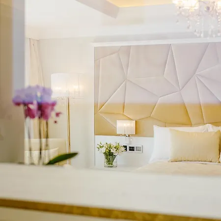 Qbic Hotell 3*