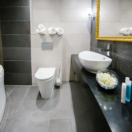 Hotel Qbic 4*