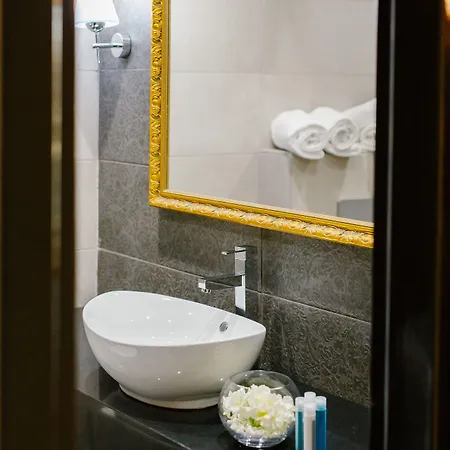 Qbic 4* לרנקה