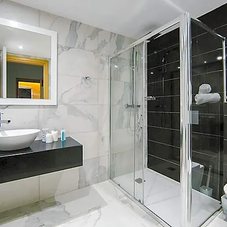 Qbic 4*