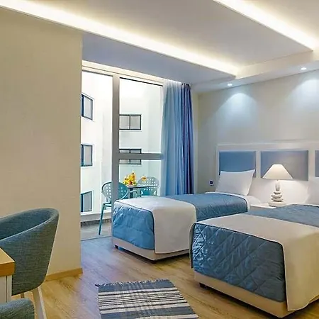 Qbic 4*