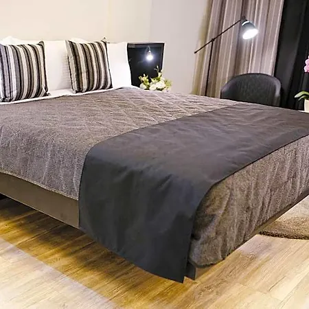 Qbic Hotel 4*