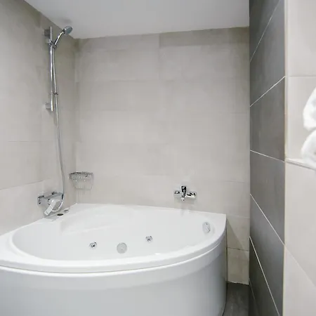 Qbic 3* Larnaca