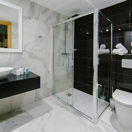 Qbic 3* Larnaca