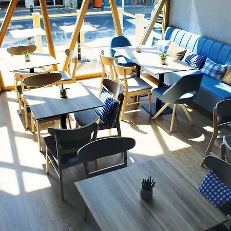 Qbic Hotel 3*