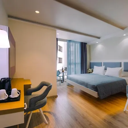 Qbic 4* Larnaca